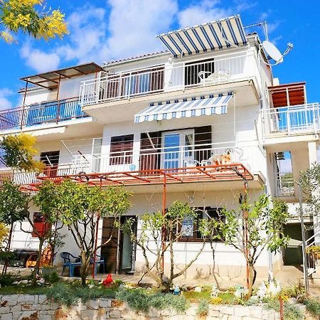 Apartmani Gabric Трогир Экстерьер фото